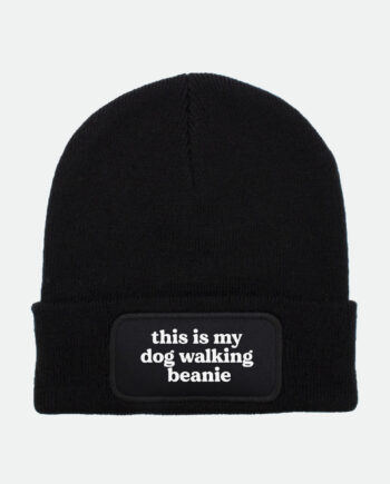 this is my dog walking beanie, muts beanie, bedrukking, grappig, fun, dog mom, dog dad, hondenbaasje