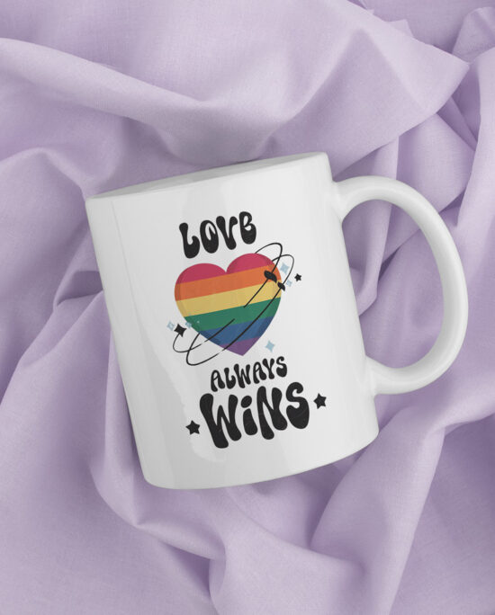 love always wins, pride koffiemok, pride gift, pride cadeau, lgbtq gift, lgbtq cadeau, geschenk, lgbtq koffiemok, gay koffiemok, lgbtq mug, gay merchandise, lgbtq merch, leuke koffiemok