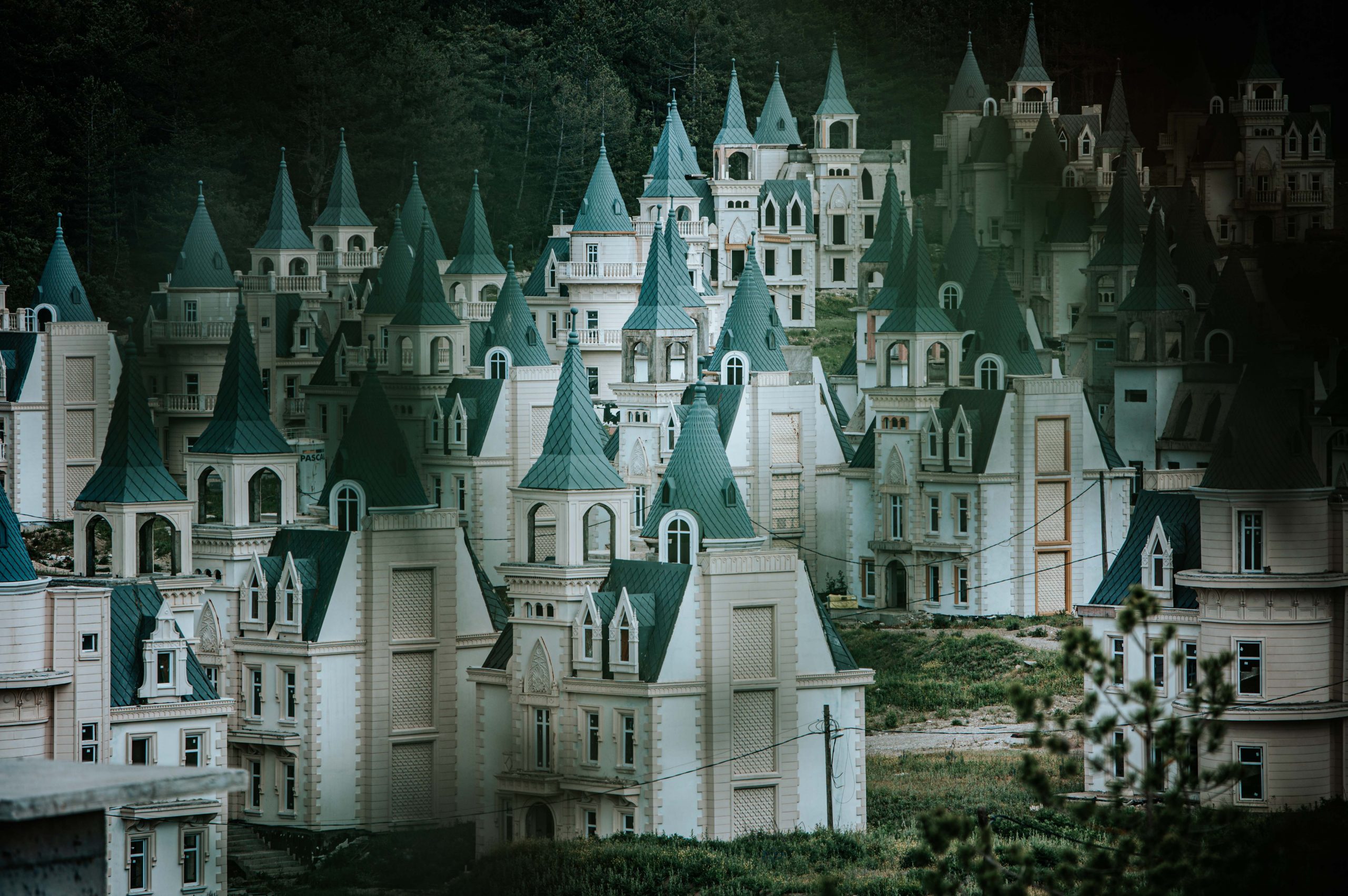 Fairytale Castles & the Salt Lake