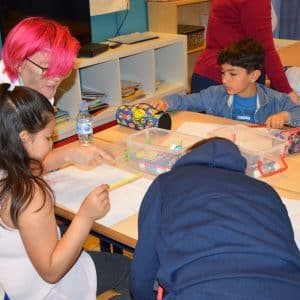 Kinderen van de Droomboom tekenen hun droommachine!