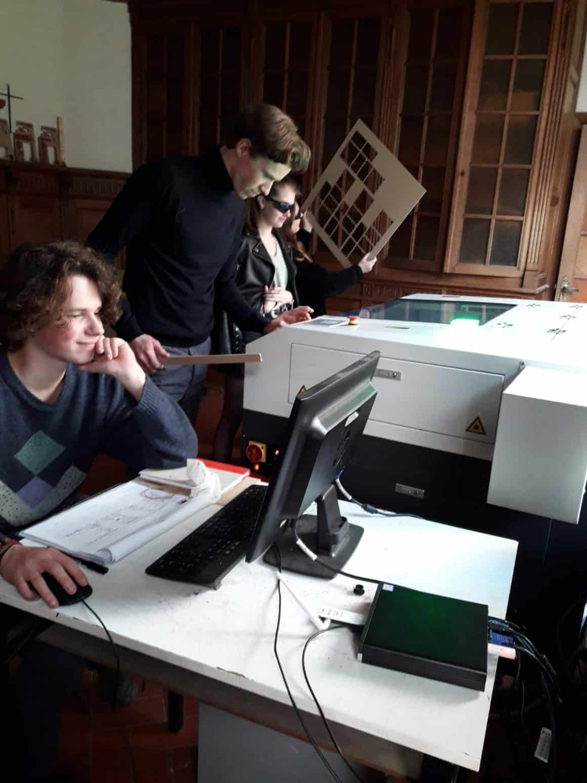 Ondertussen zijn de leerlingen van het secundair hard aan het werk