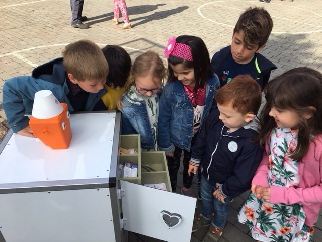 De inhuldiging op de lagere school.