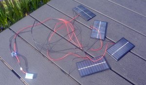 Opladning af LiPo batteri med et solcellepanel | Min micro:bit