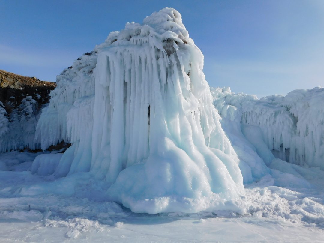 ice stalactites 