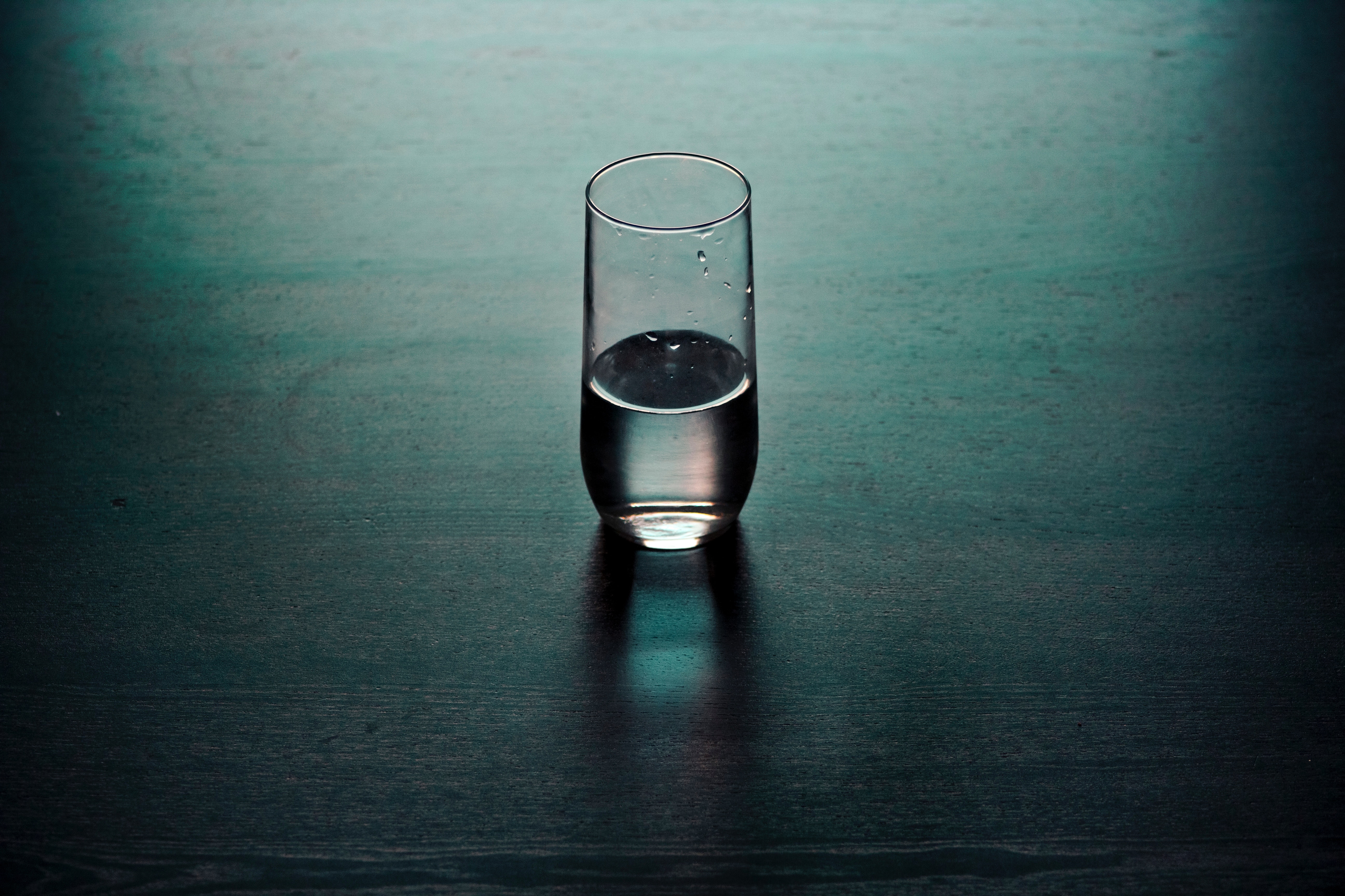 glass of water travelling