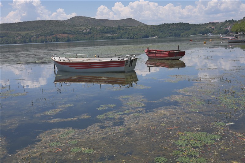 boats lake greece