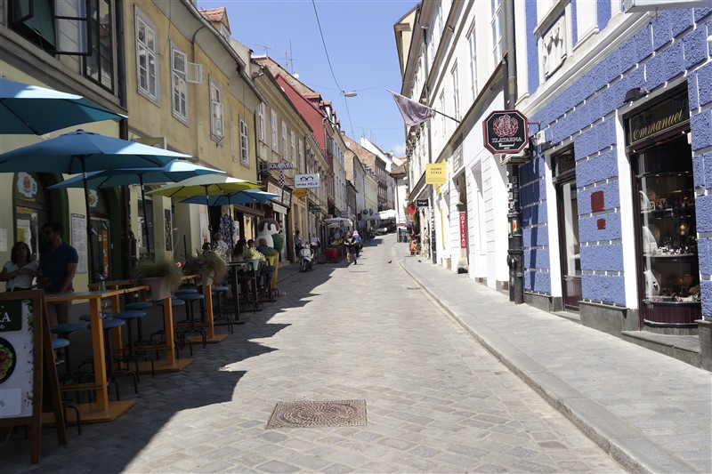 Zagreb souvenirs street