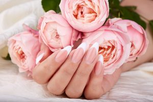 Nagelstudio Bisou - French manicured nails