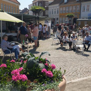 Lørdagsunderholdning og Food Market