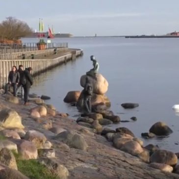 Med Strejferne til Havfruemarch