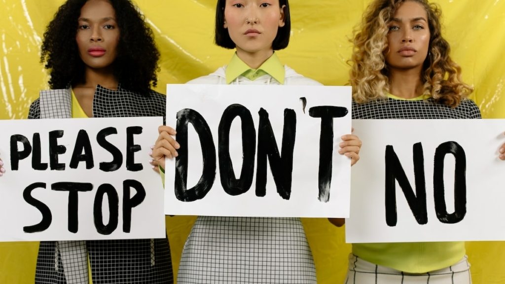 Harvard Students Protest Return of Professor Guilty of Sexual Harassment