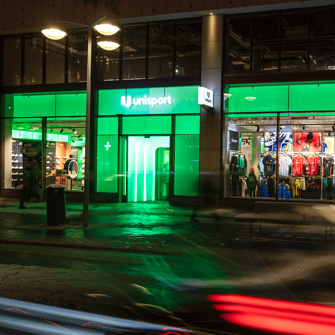 Flagship Store / Sveavägen, Stockholm (SE) - Narrow