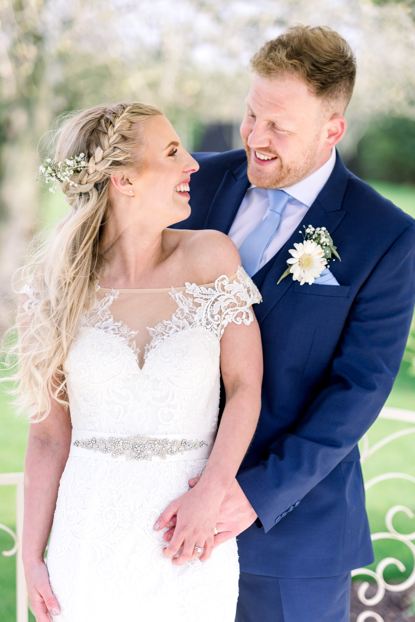 https://usercontent.one/wp/www.natalieandmax.co.uk/wp-content/uploads/2022/04/JE-Fennes-Wedding-Photography-by-Natalie-and-Max-Photo-and-Films-444.jpg?media=1711985334