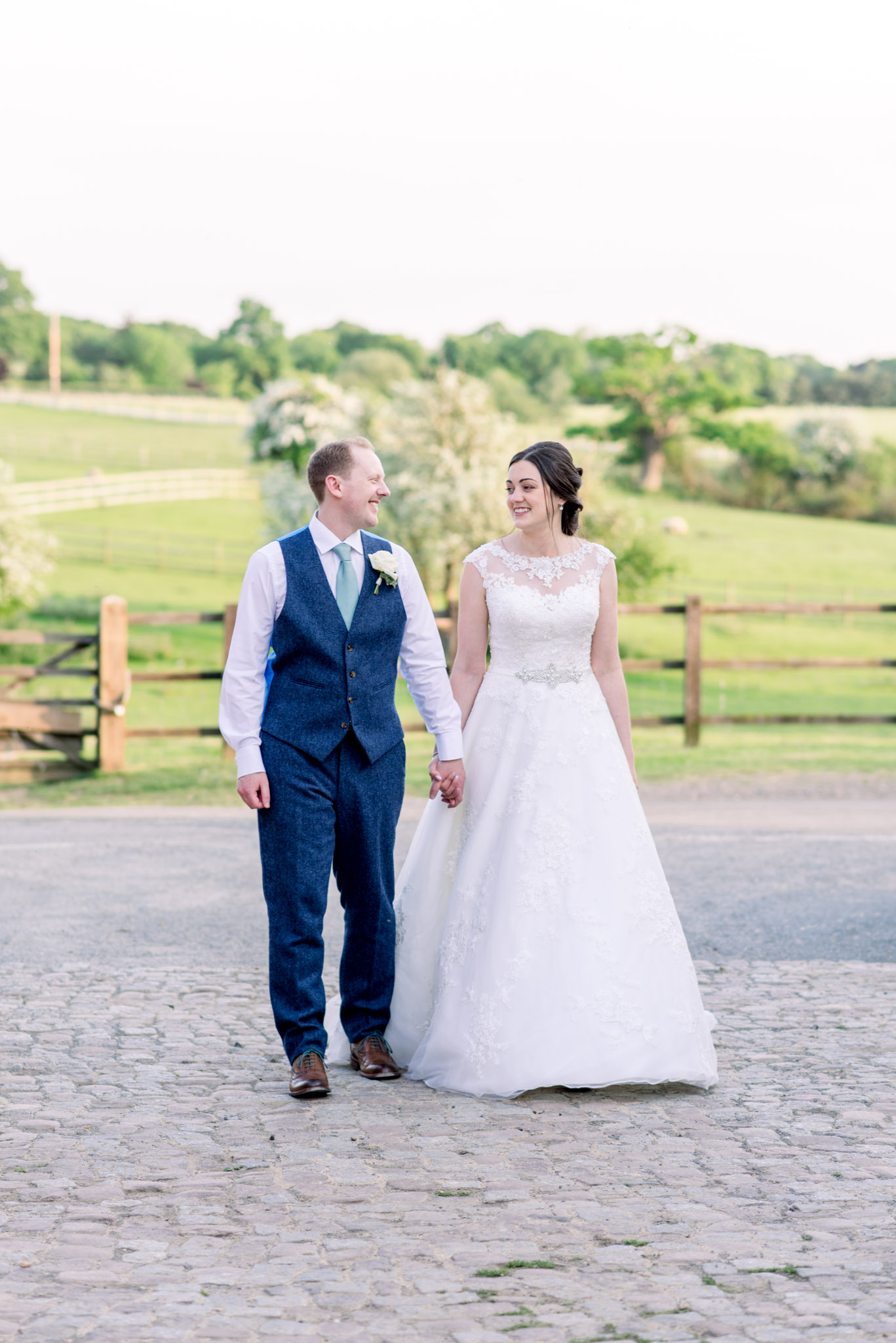 https://usercontent.one/wp/www.natalieandmax.co.uk/wp-content/uploads/2022/06/JD-Coltsfoot-Wedding-Photography-by-Natalie-and-Max-Photo-and-Films-658.jpg?media=1711985334