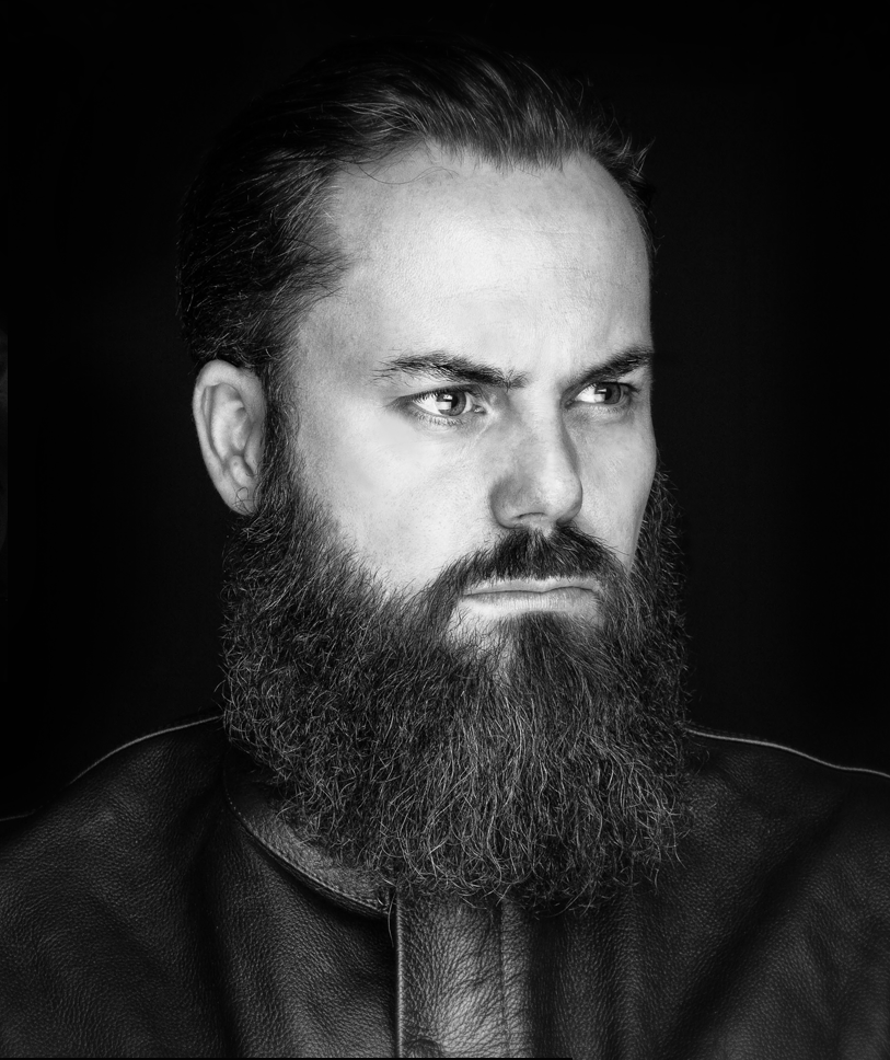 Portræt foto af Jakob i sort hvid. Men with attitude af Vibeke Johansson