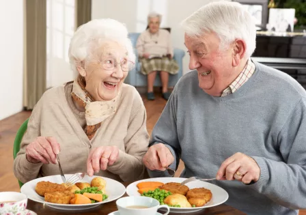 Una ricerca della Binghamton University ha cercato di comprendere come l'alimentazione influenzi in modo diverso la salute mentale dei giovani e degli anziani.
