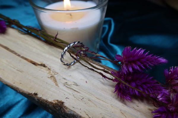 Zilveren getwiste ring, handgemaakt. - Afbeelding 3