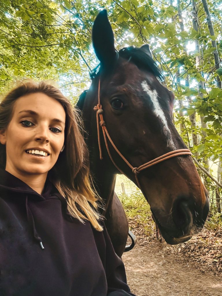 Wandelen met je paard als vorm van leiderschap