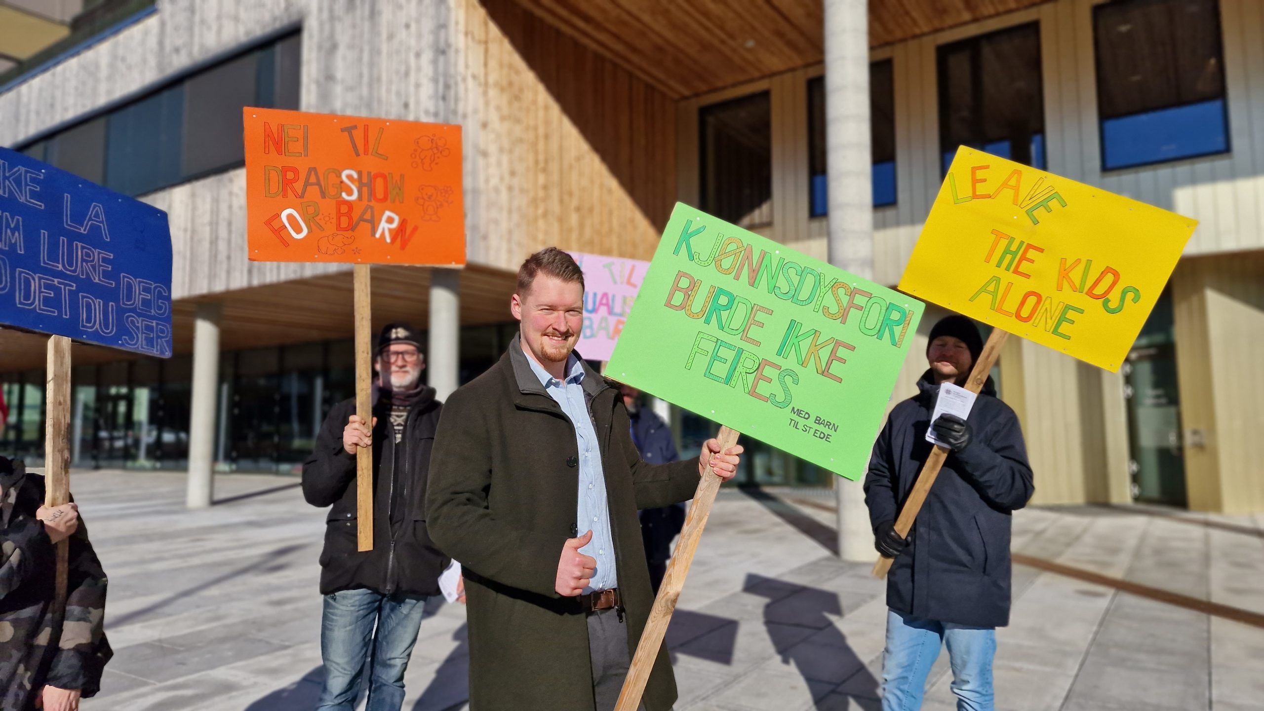 NDU har avholdt demonstrasjon mot drag for barn!