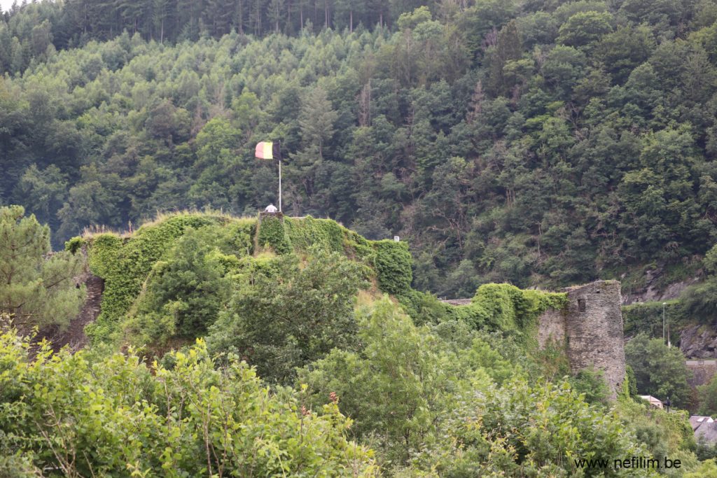 achterzijde ruines La Roche