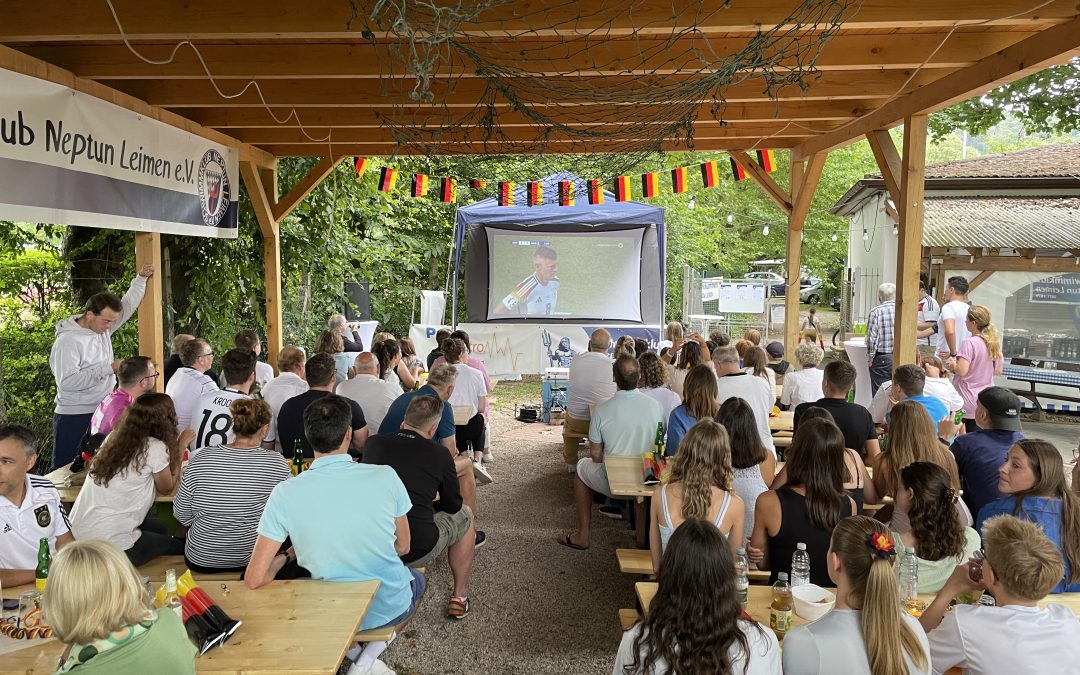 Public Viewing in der Neptunallee