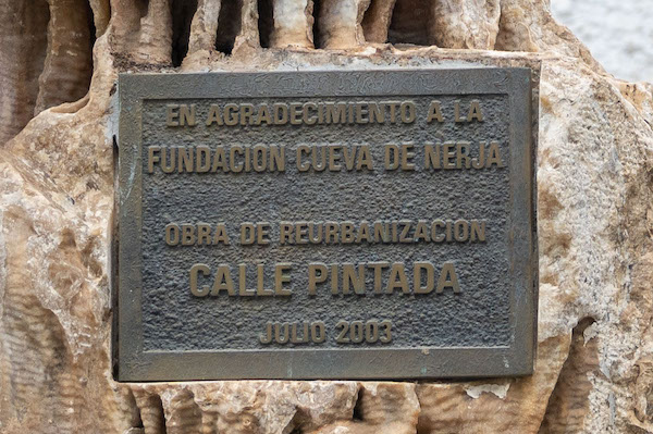 Caves rock plaque, Nerja