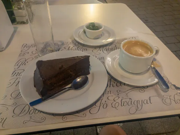 coffee and cake, Cafeteria El Barrio