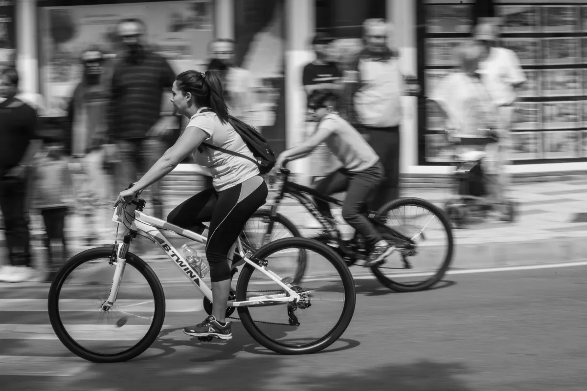 bicycle, bw, slow shutter 2