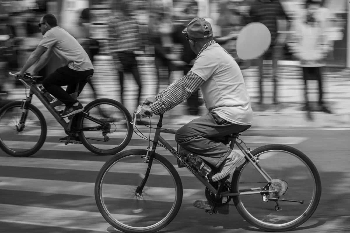 bicycle, bw, slow shutter 3