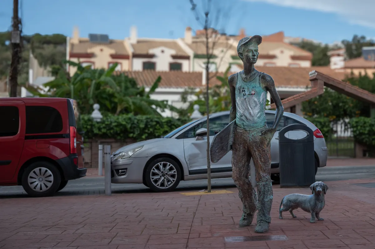 skateboarder and sausage dog sculpture, Rincón de la Victoria