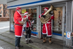 Frøsigs Jazzband spiller julemusik i gaderne i midtbyen i Grindsted