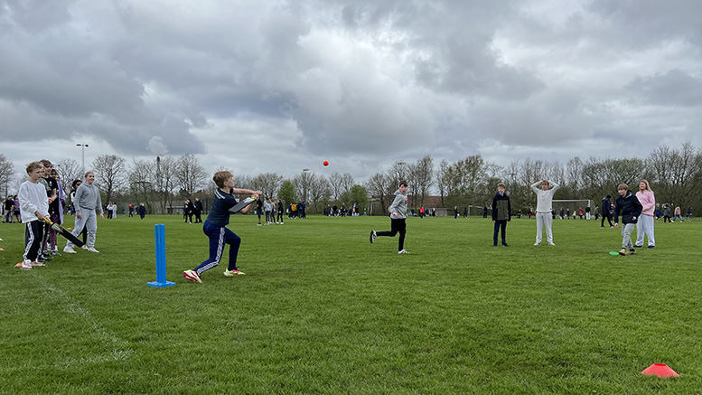 221 elever deltog ved Skole OL-lokalstævne i cricket