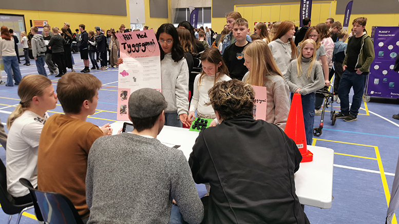 400 elever fra Billund Kommunes 5. og 6. klasser dystede mod hinanden til Årets Naturfagsmaraton i Vorbasse Fritidscenter.