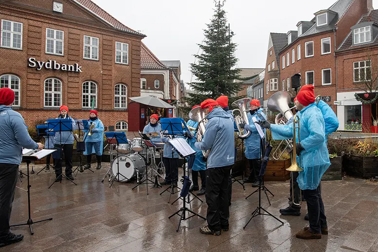 Julemusik og børneunderholdning på torvet