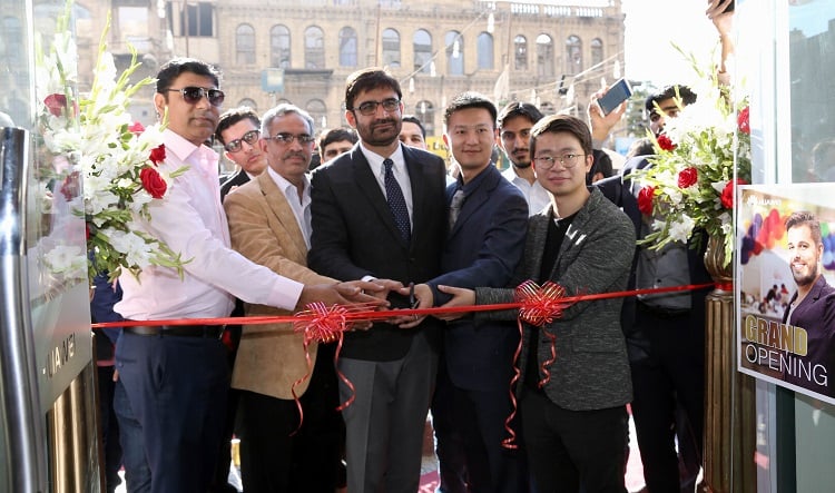 Show Your Love for HUAWEI at the Biggest Experience Store in Pakistan