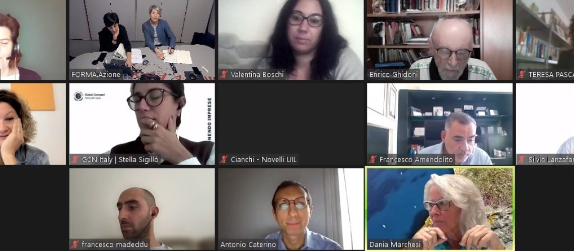 Picture on participants in online meeting