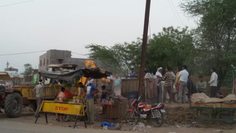 आरक्षित जमीन पर हुए अतिक्रमण पर हुई तोडक कारवाई, बस स्टैंड व व्यवसायिक दुकानें बनाने की है सरकारी योजना | New India Times