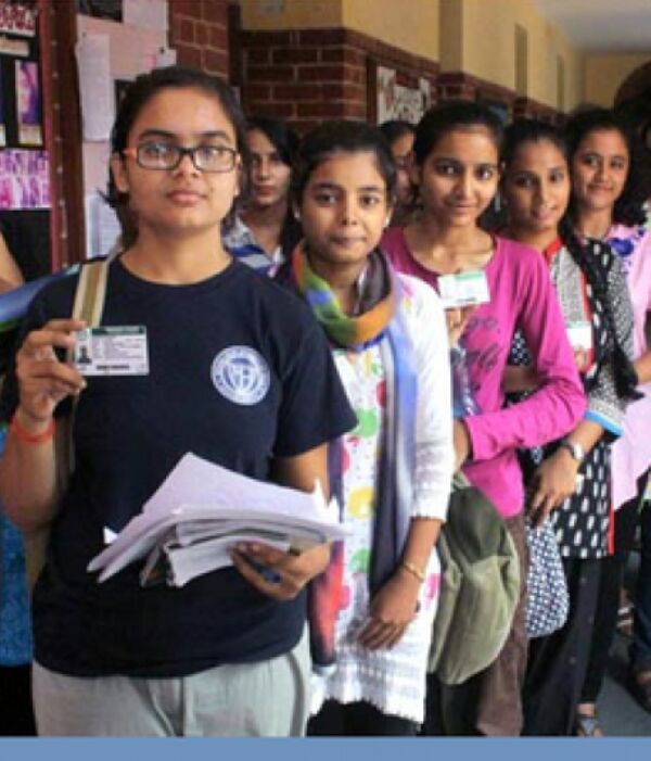 सर्वर की कनेक्टविटी के चलते पटवारी परीक्षा निरस्त, छात्रों ने सडकों पर उतर कर व्यापमं व जिला प्रशासन के खिलाफ की नारे बाजी | New India Times