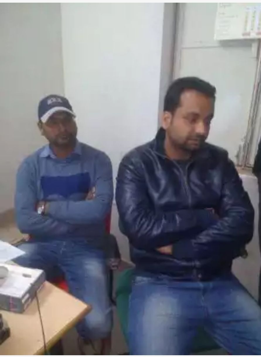 बिजली विभाग के दो इंजीनियर रिश्वत लेते रंगे हाथों गिरफ्तार | New India Times
