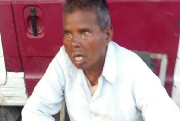 इंसानियत: सडक पर बेहोश पडे बुजुर्ग को ट्रैफिक पुलिस ने पहुंचाया घर | New India Times