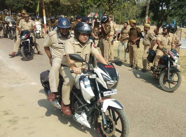 अपाची बाइक पर सवार हुए पुलिस कप्तान, चला जबरदस्त चेकिंग अभियान | New India Times