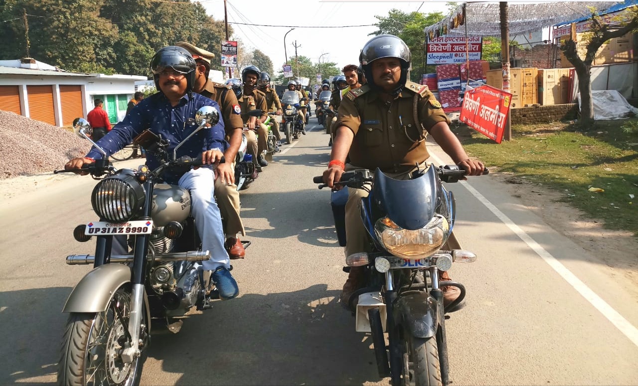 पुलिस जवानों द्वारा निकाली गयी दुपहिया वाहन रैली | New India Times