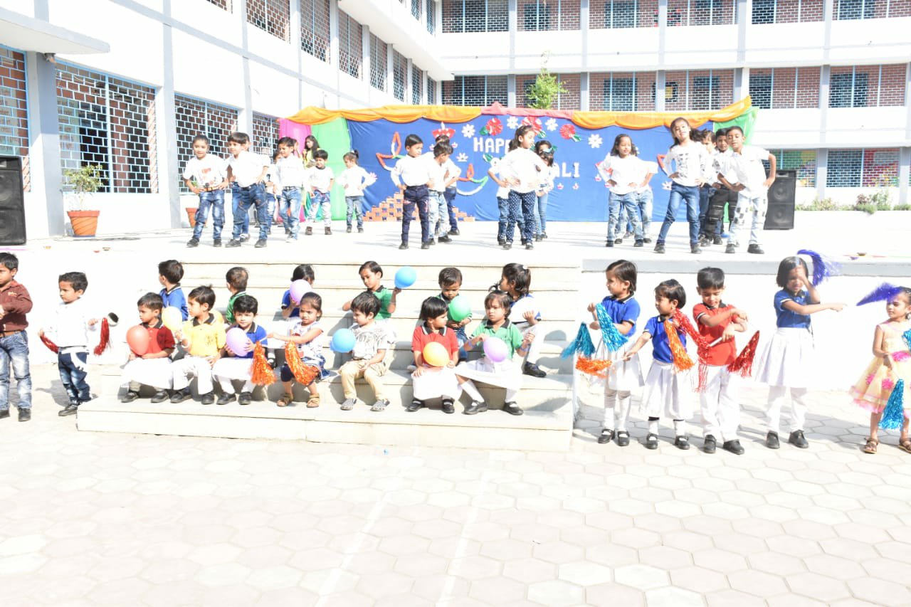 संत अर्नाल्ड स्कूल मेघनगर में दीपावली मिलन समारोह बड़ी सादगी के साथ मनाया गया | New India Times