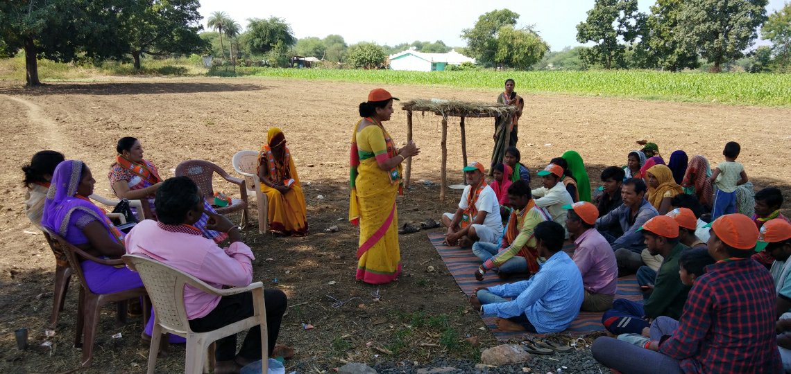 भाजपा महिला मोर्चा अध्यक्ष आरती भानपुरिया ने श्रीमती सूरज डामोर के साथ किया तूफानी जनसपंर्क | New India Times