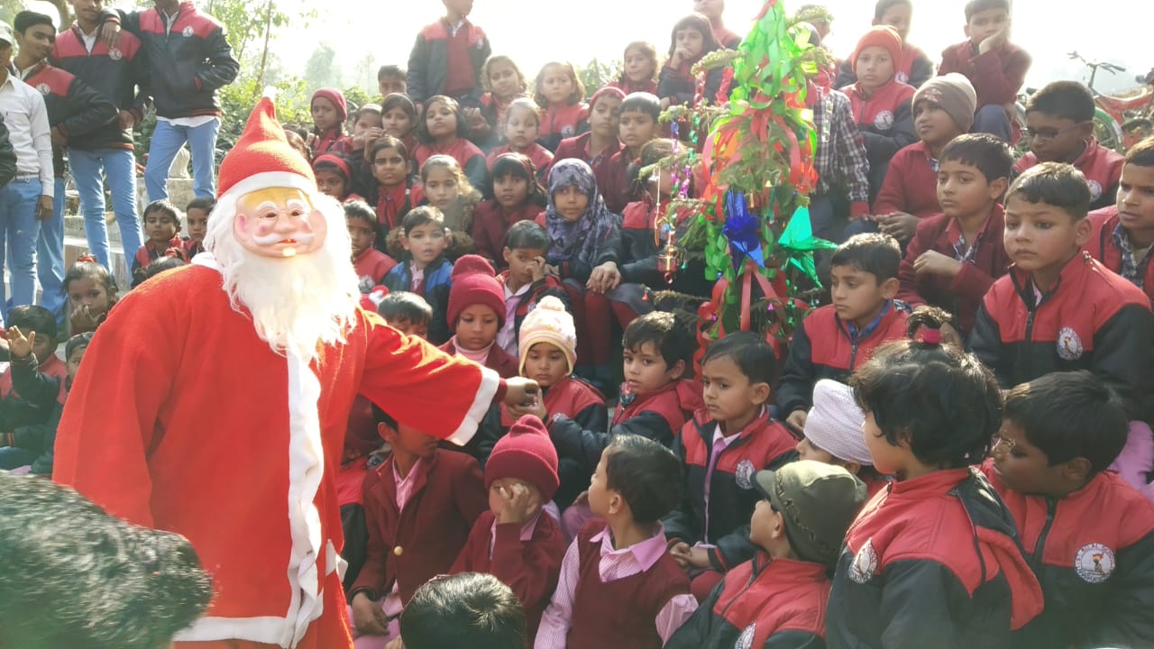 सेंट बिलाल कन्वेंट स्कूल राजापुर में हुआ क्रिसमस-डे का आयोजन | New India Times