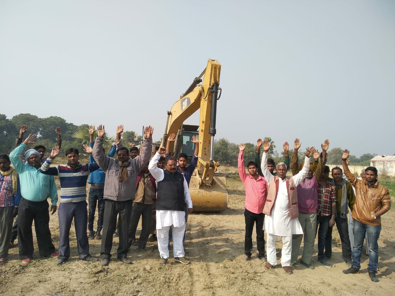 राष्ट्रीय राजमार्ग के लिये अधिग्रहित की गयी भूमि का मुआवजा न मिलने से आक्रोशित किसानों ने बंद कराया राष्ट्रीय राजमार्ग का निर्माण कार्य | New India Times