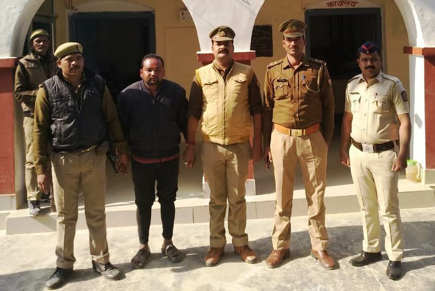प्रतापगढ़ पुलिस की मदद से महाराष्ट्र पालघर जिला के विरार पुलिस ने वांछित अभियुक्त को किया गिरफ्तार | New India Times
