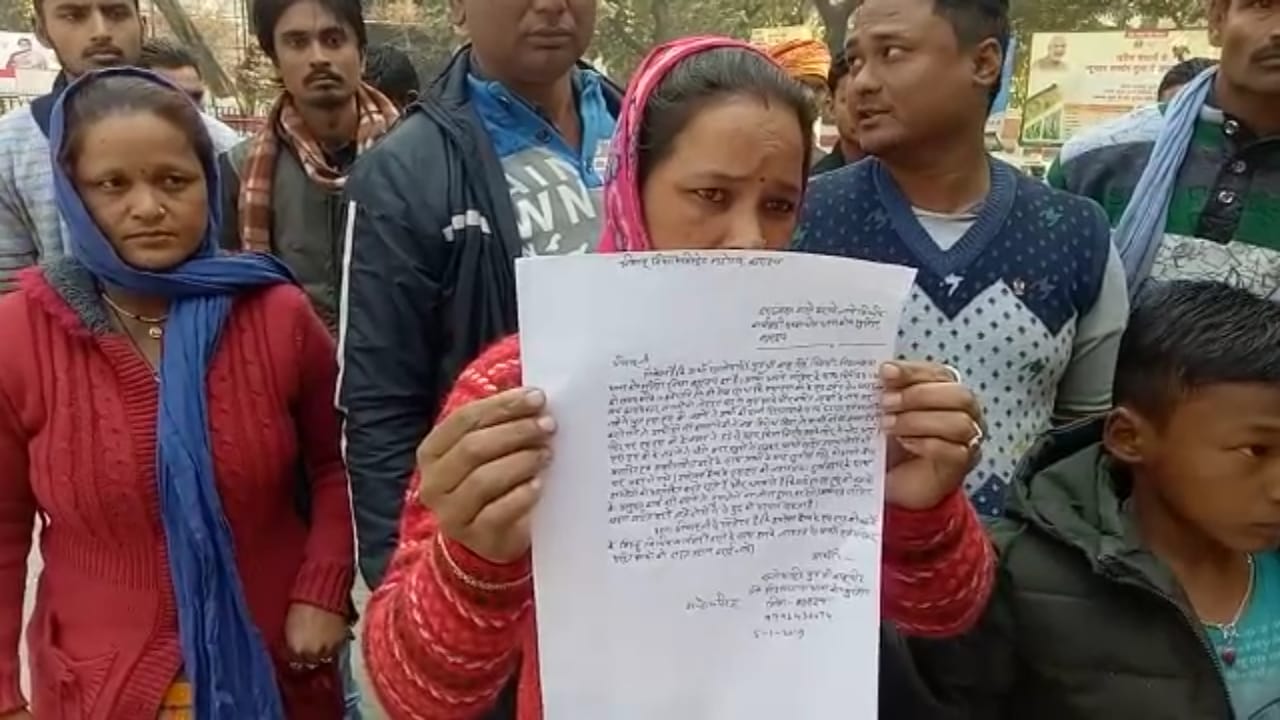 इण्डो- नेपाल सीमा पर तैनात एसएसबी की 59 वीं बटालियन के जवानों ने शराब के नशे में मचाया जमकर उत्पात | New India Times