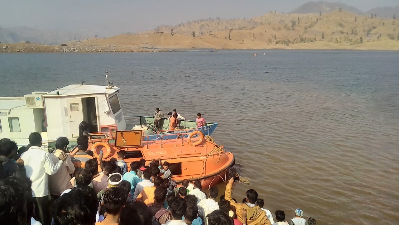 धड़गांव नर्मदा नदी में नाव डूबने से 5 लोगों की मौत, कई लापता | New India Times