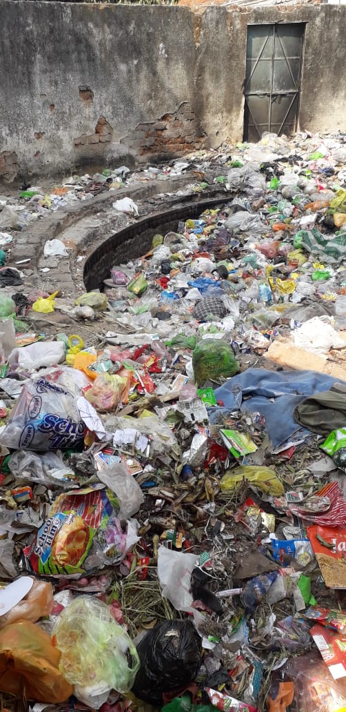 बाग़ फरहत अफ़ज़ा स्थित कुएं को बनाया कचराघर, नगर निगम की लापरवाही हुई उजागर | New India Times